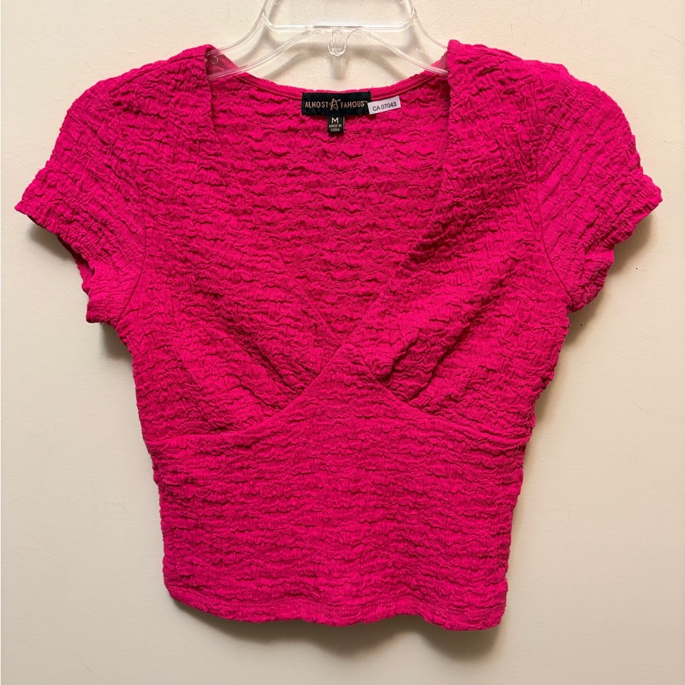 ALMOST FAMOUS Magenta Textured Sweetheart Cropped Top